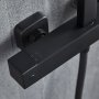 Komplet tagbrusersæt med håndbruser i kantet design | Sort